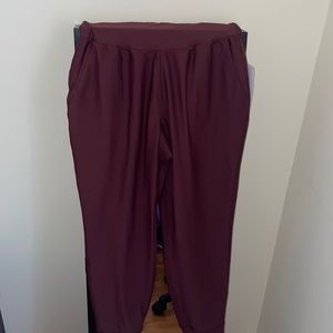 Maroon Activewear Joggers. Size Medium. Old Navy Active. New with Tags.